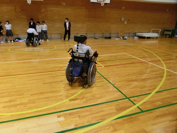 車椅子体験3