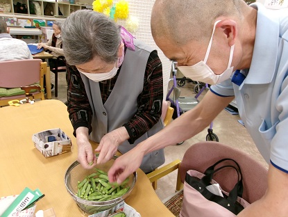 フォト応募作品:収穫したえんどう豆
