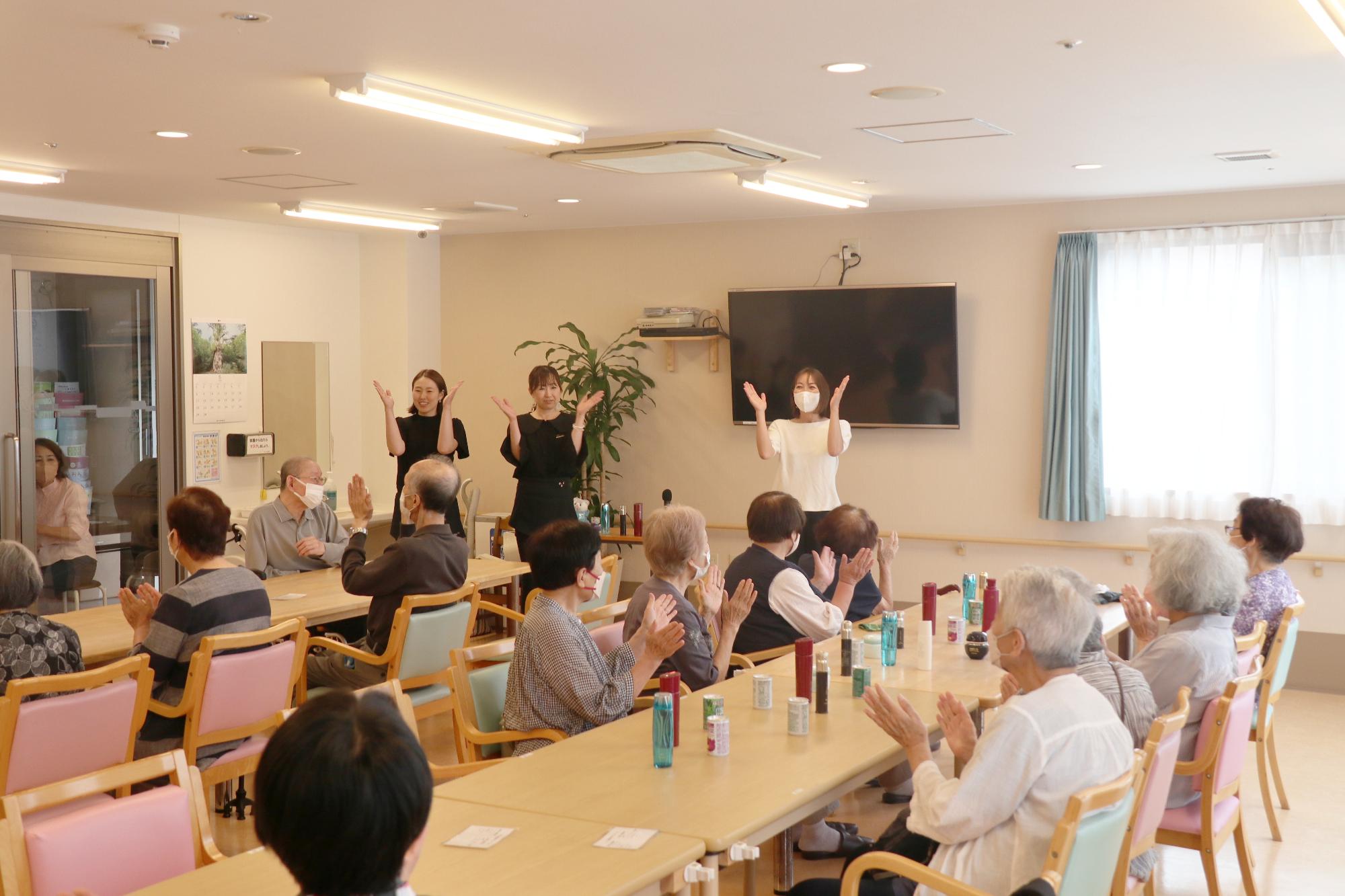 かふぇサコージュミキの様子