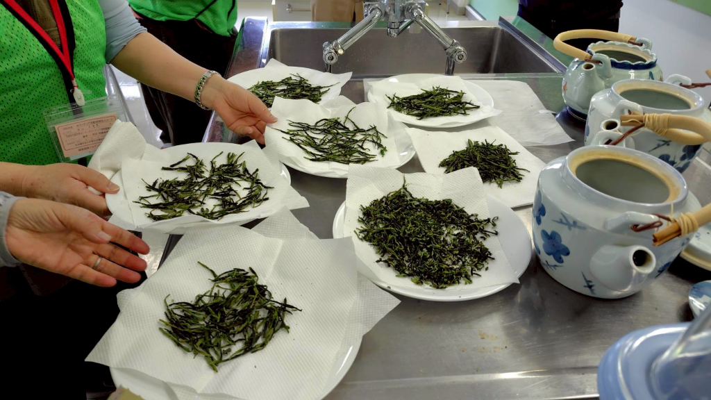 出来上がった茶葉